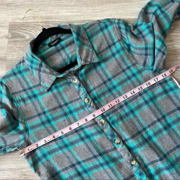 Tolani plaid floral back printed oversized flannel tunic - Picture 6 of 6